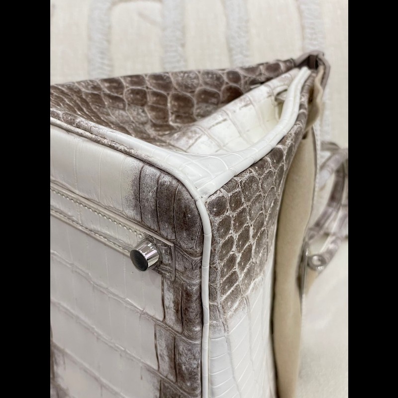 Hermes Birkin25 喜馬拉雅
皮质:兩點鱷
金属:銀扣-18