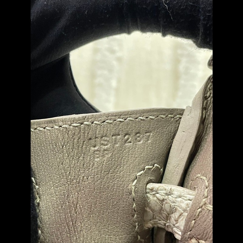 Hermes Birkin25 喜馬拉雅
皮质:兩點鱷
金属:銀扣-28