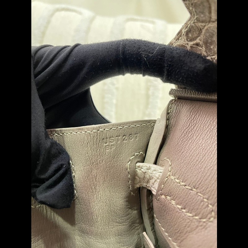 Hermes Birkin25 喜馬拉雅
皮质:兩點鱷
金属:銀扣-29