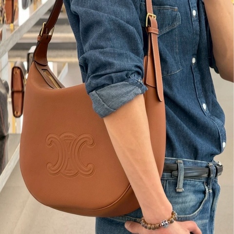 Celine 焦糖色浮雕凱旋門Heloise Hobo