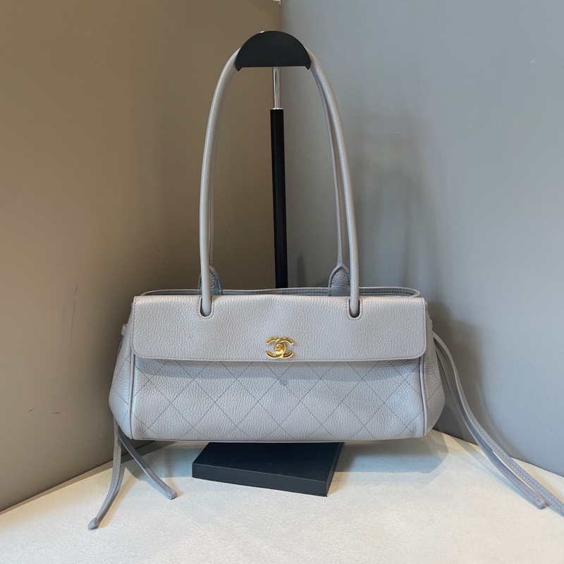 Chanel/香奈兒 26S全皮荔枝紋灰藍色法棍包單肩包腋下包 金扣 高金銀 高允真 Margot robbie 同款-0