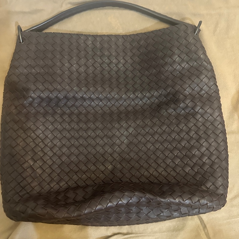 BOTTEGA VENETA 真皮肩背包|全新未使用|深棕色經典款|附完整配件✨-1