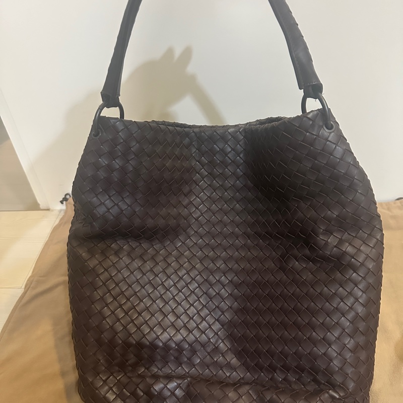 BOTTEGA VENETA 真皮肩背包|全新未使用|深棕色經典款|附完整配件✨-2