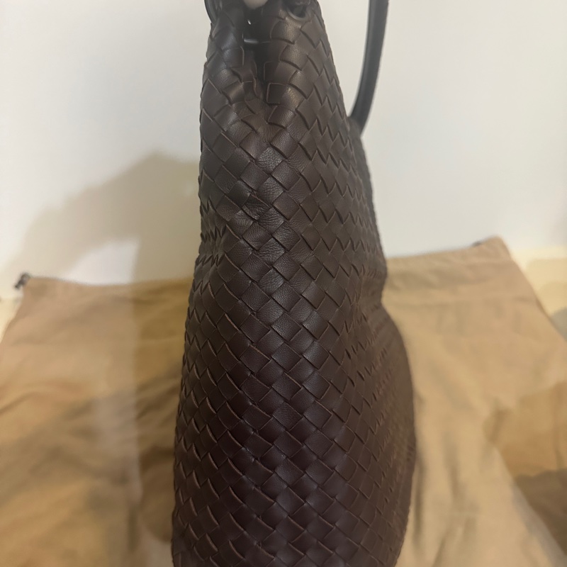 BOTTEGA VENETA 真皮肩背包|全新未使用|深棕色經典款|附完整配件✨-3