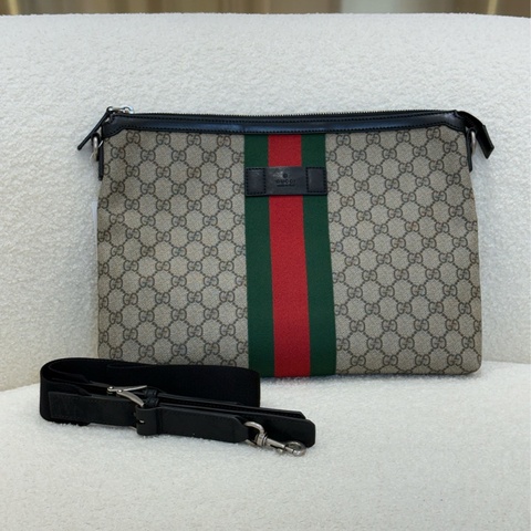 GUCCI 老花郵差肩背包