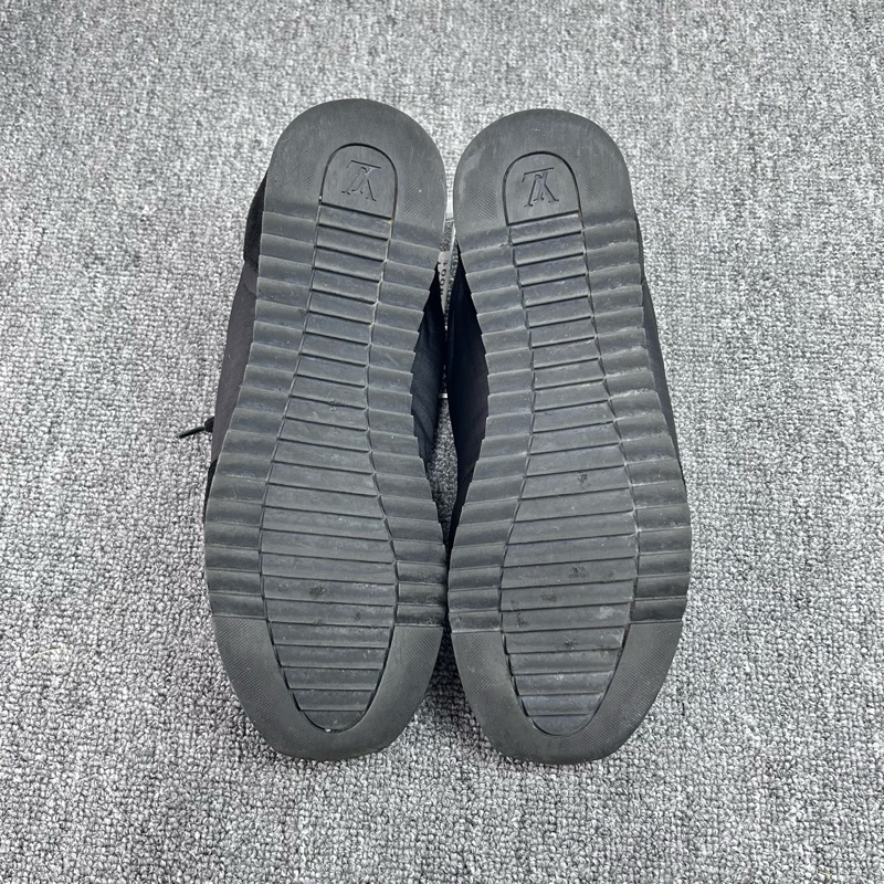 Louis Vuitton 路易威登 LV 帆布黑色休閒運動鞋/40碼 6碼/內長265-7