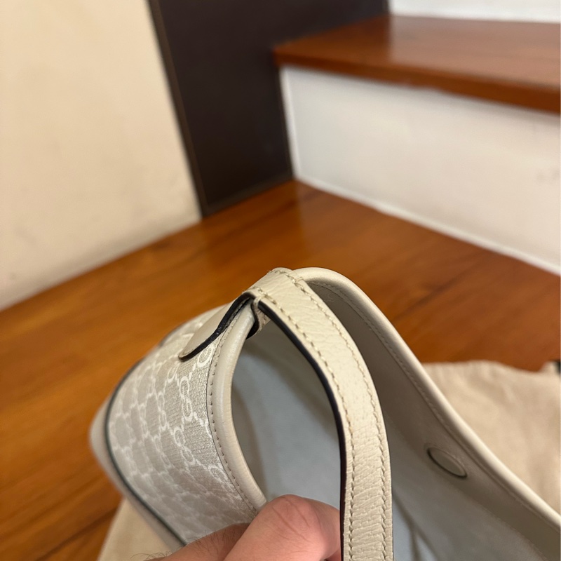GUCCI 米白紅綠PVC可調整肩背包-17
