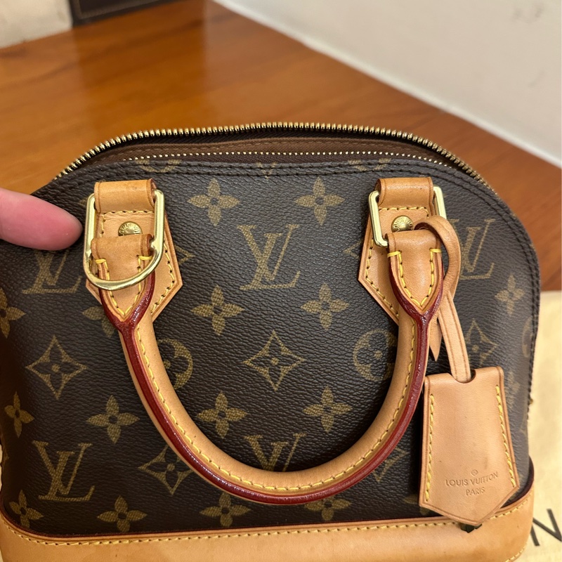 LV 咖花紋超實用貝殼包ALMA-6