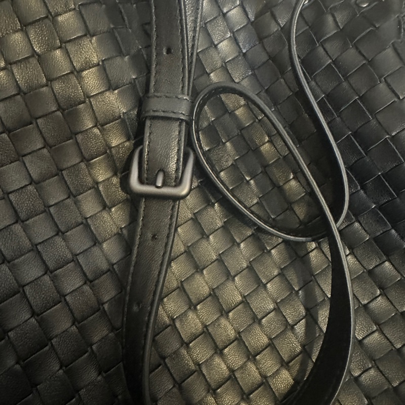 BOTTEGA VENETA 側肩背 / 斜背包|全新未使用|經典黑色|附專屬隨身鏡✨-9