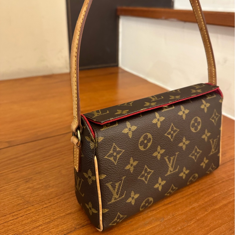 LV超級經典咖花紋小包-2