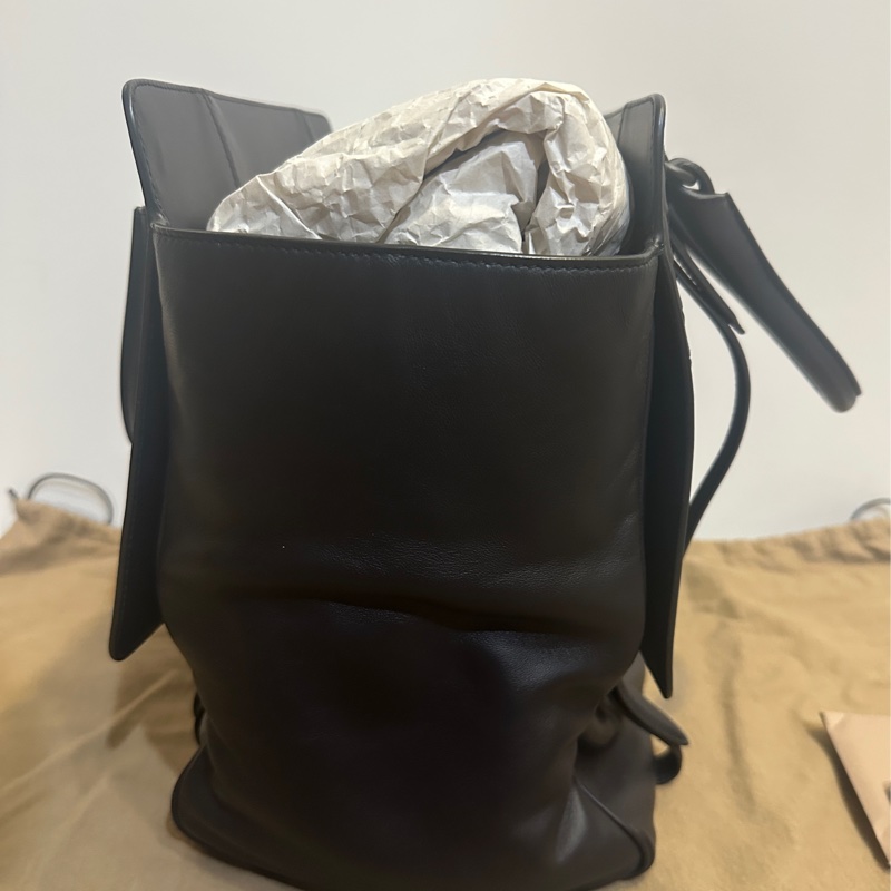 BOTTEGA VENETA 手提包|全新未使用|經典黑色|附專屬隨身鏡 ✨-2