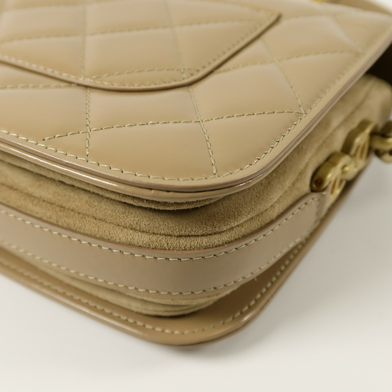CHANEL 漆皮皮革Mini Messenger Bag肩背袋-14