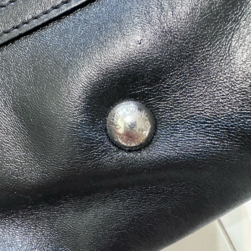 Lv carryall 黑武士 黑色斜背包-14
