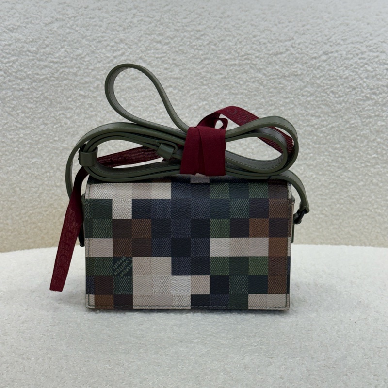 LV 菲董系列限量插銷盒子-1