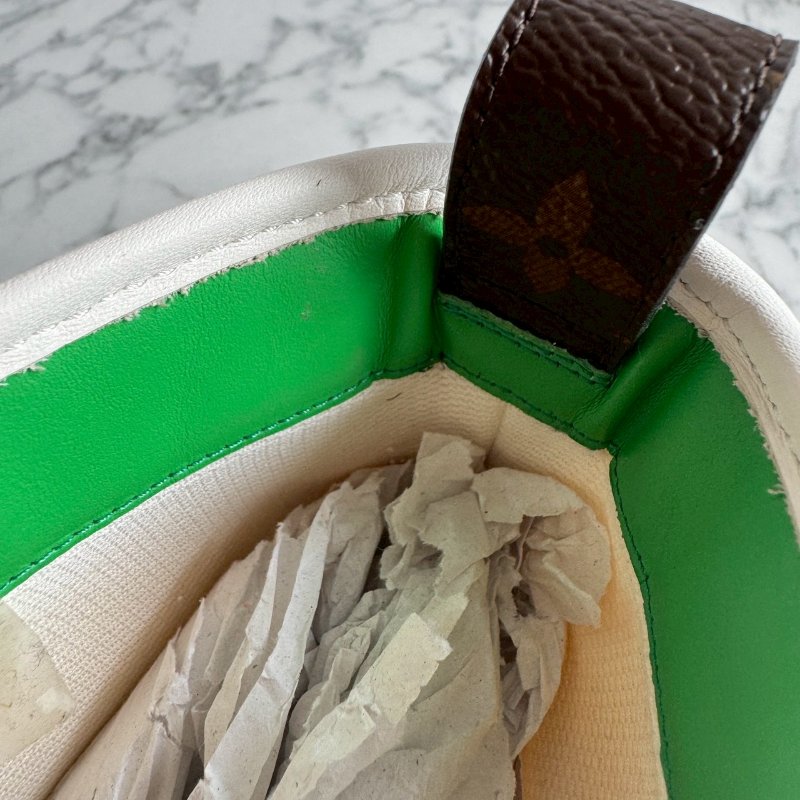 💫專櫃超級貴 LV 森林綠配白色高筒靴-14