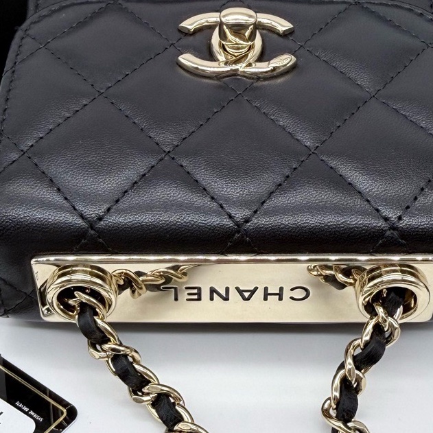 🌷小包甜價保卡款!Chanel 香奈兒 Trendy cc mini 黑金扣-6
