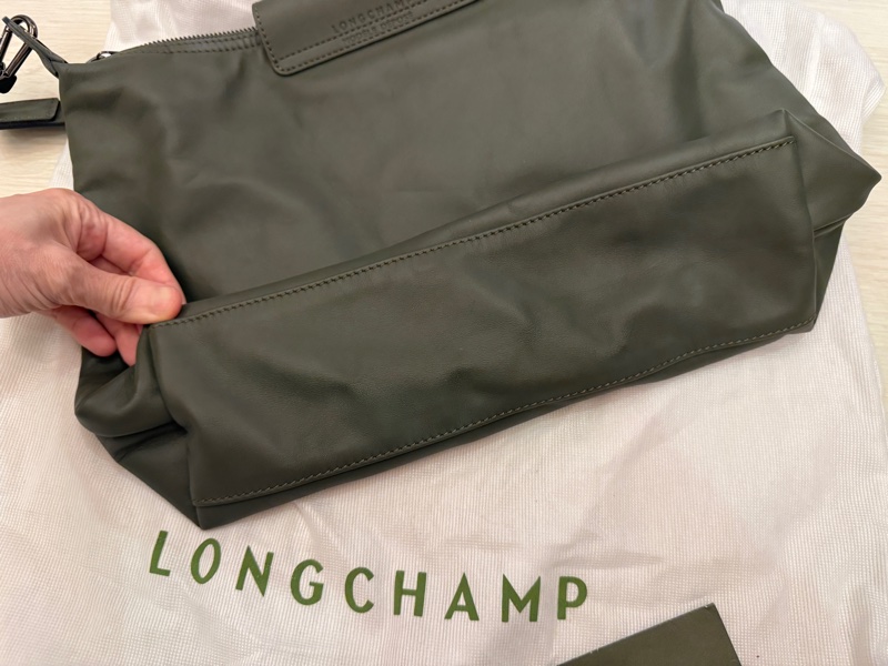九成新。Longchamp Le Pliage Xtra HOBO M號小牛皮肩背包 (冷杉綠色)-12