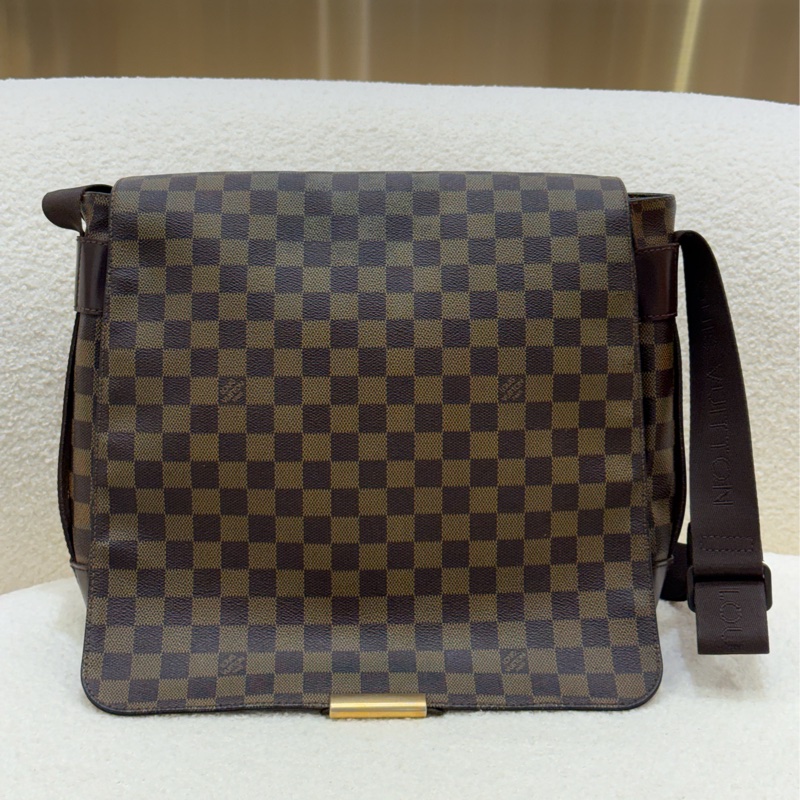 LV 穩定棋盤格斜跨包-0