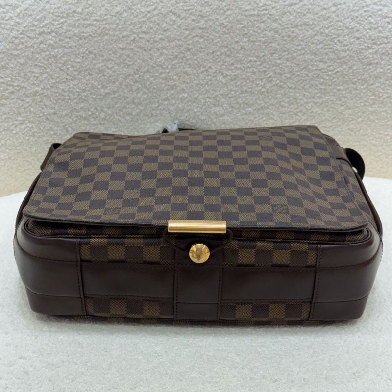 LV 穩定棋盤格斜跨包-3