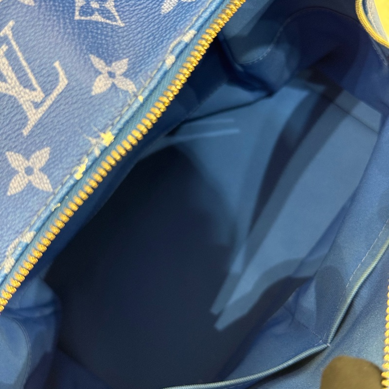 LV Clouds 系列 多口袋雙肩藍色-4