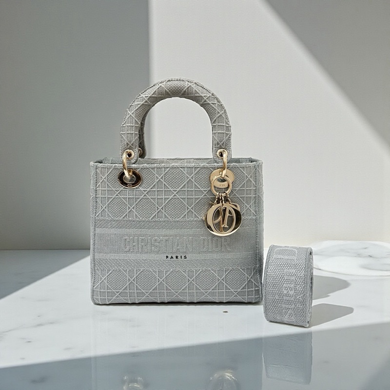莉亞精品♡ Dior 刺繡黛妃包 灰中號 二手-0