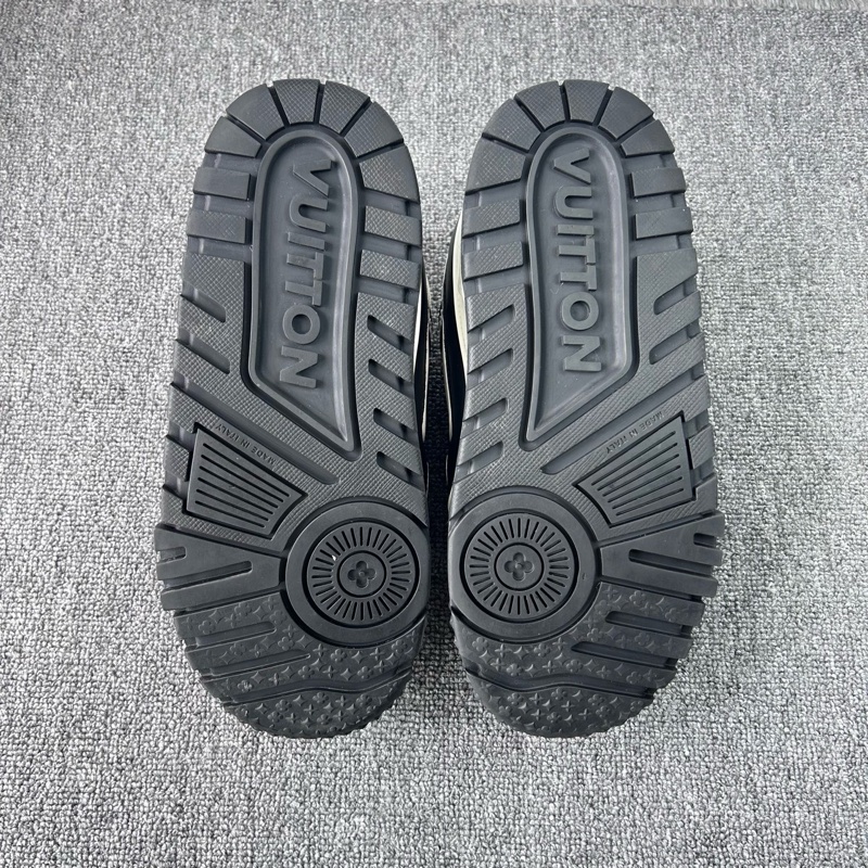 Louis Vuitton 路易威登 LV 胖丁trainer maxi 黑白/尺碼:40-7
