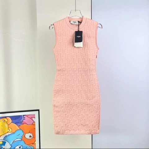 Fendi • 芬迪滿版老花粉色連身裙 全新帶吊牌