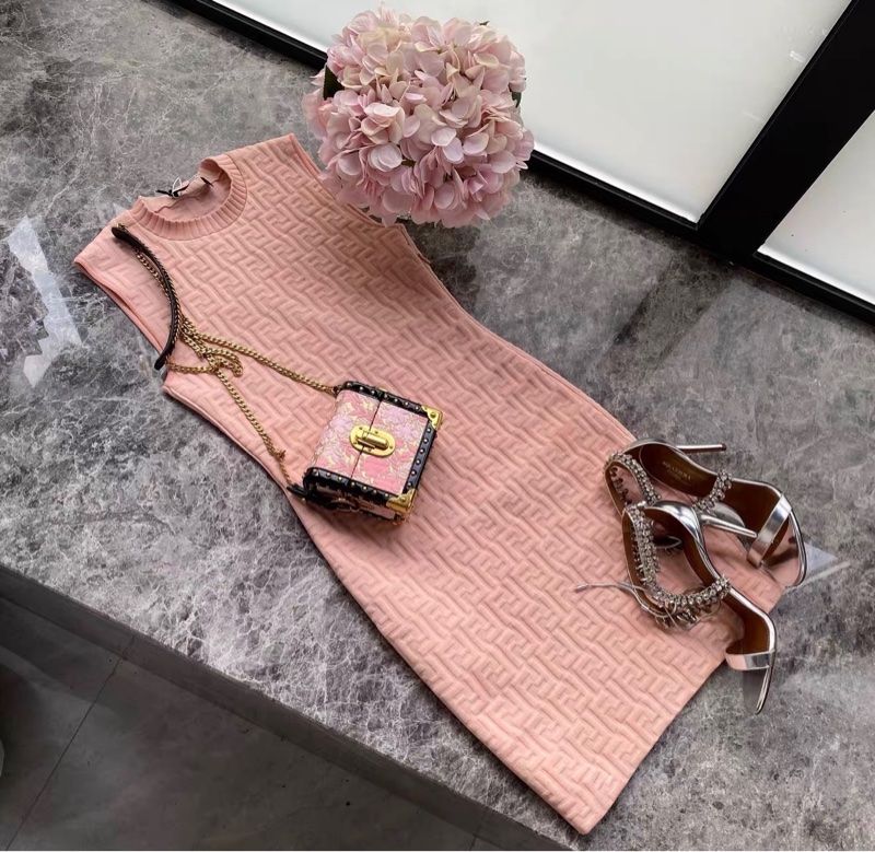 Fendi • 芬迪滿版老花粉色連身裙 全新帶吊牌-1