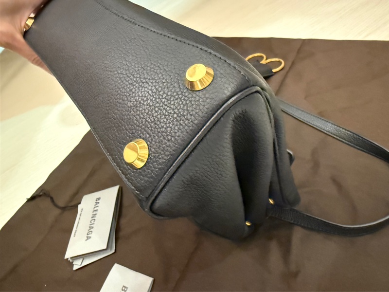 九成新。BALENCIA Rodeo小號 荔枝皮 黑金款-10
