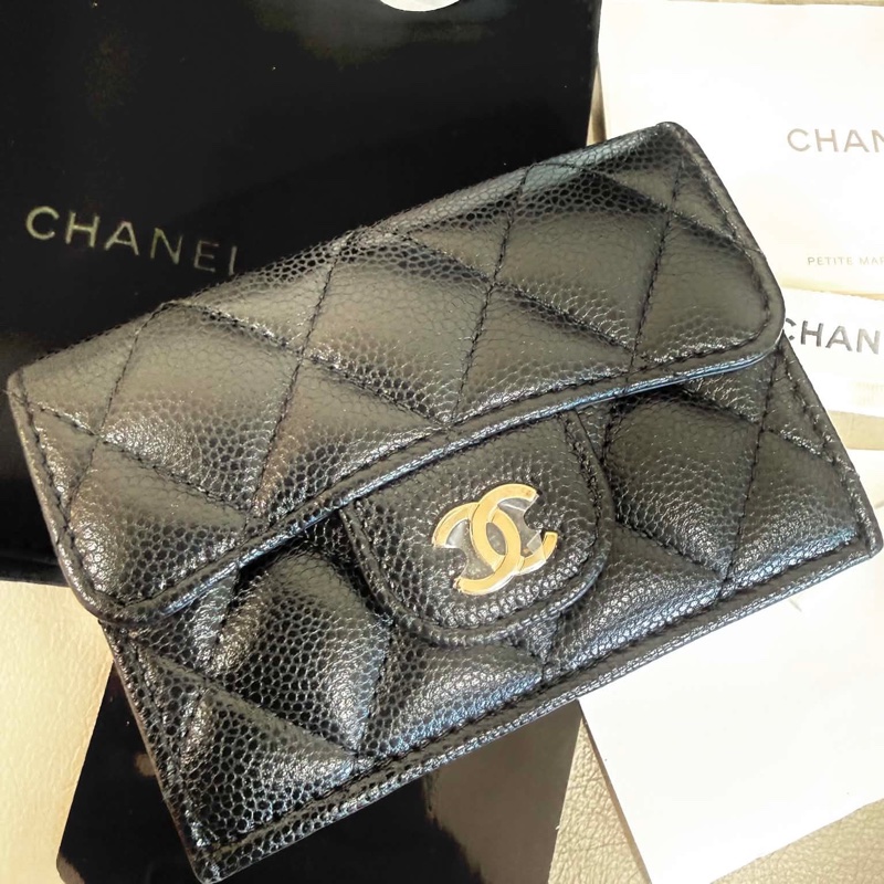 CHANEL經典CF mini荔枝牛皮三折扣式短夾 - 黑金 (晶片款)-4