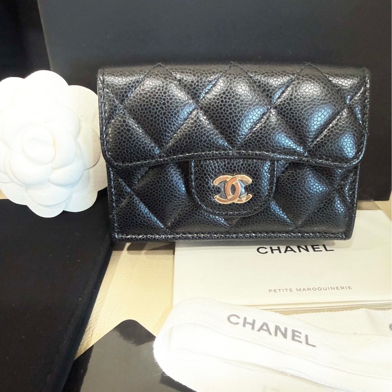 CHANEL經典CF mini荔枝牛皮三折扣式短夾 - 黑金 (晶片款)-10