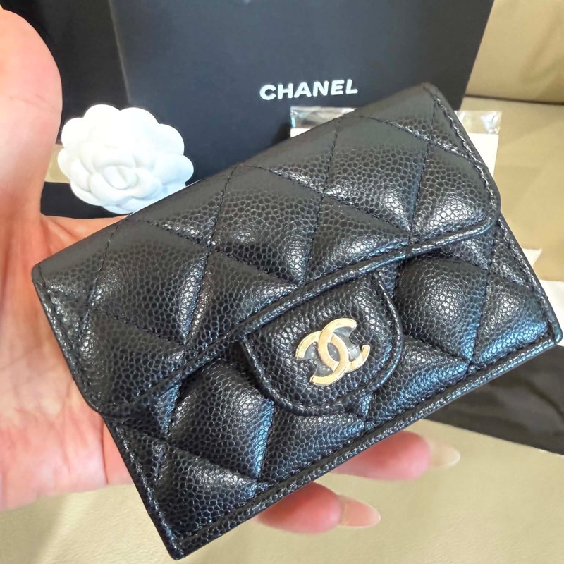 CHANEL經典CF mini荔枝牛皮三折扣式短夾 - 黑金 (晶片款)-13