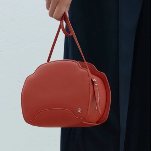 ✨Loro Piana LP諾悠翩雅｜2022年款小牛皮Sesia小泡芙 斜挎包｜98新