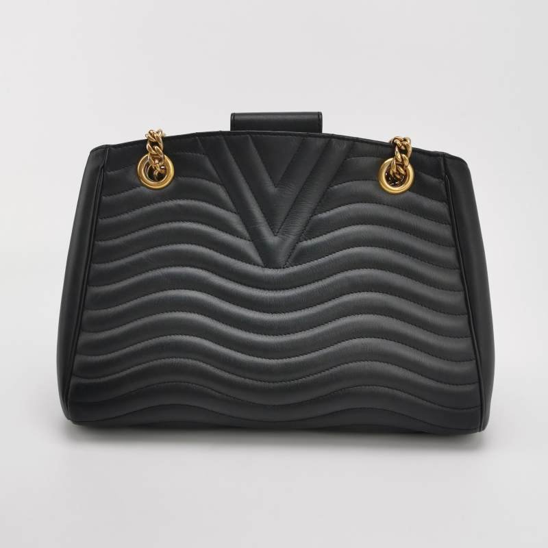Louis Vuitton (LV) New Wave牛皮純色絎縫Logo標誌單肩包晶片款-4