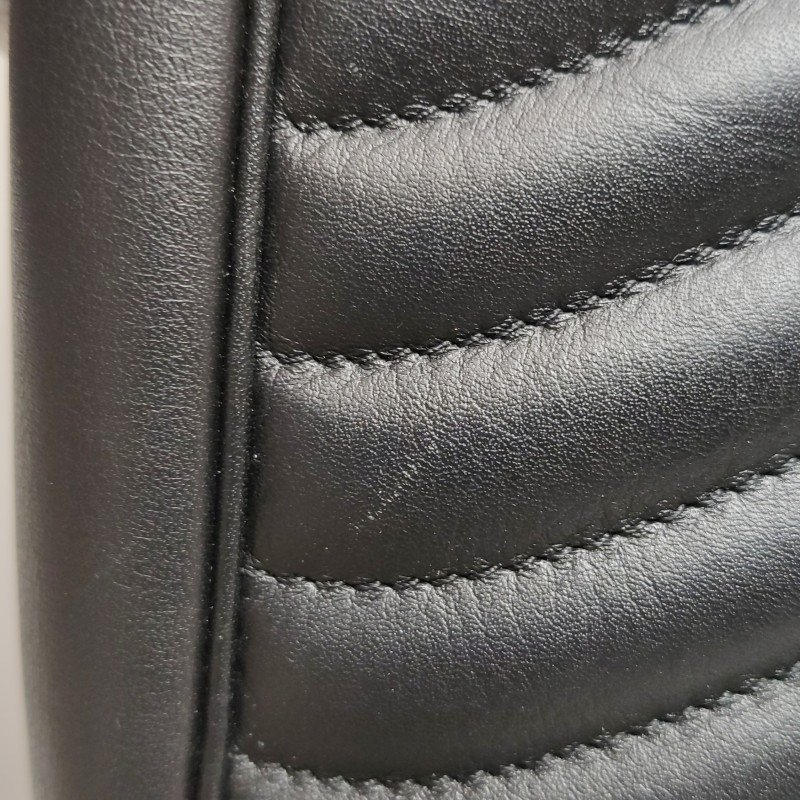 Louis Vuitton (LV) New Wave牛皮純色絎縫Logo標誌單肩包晶片款-17