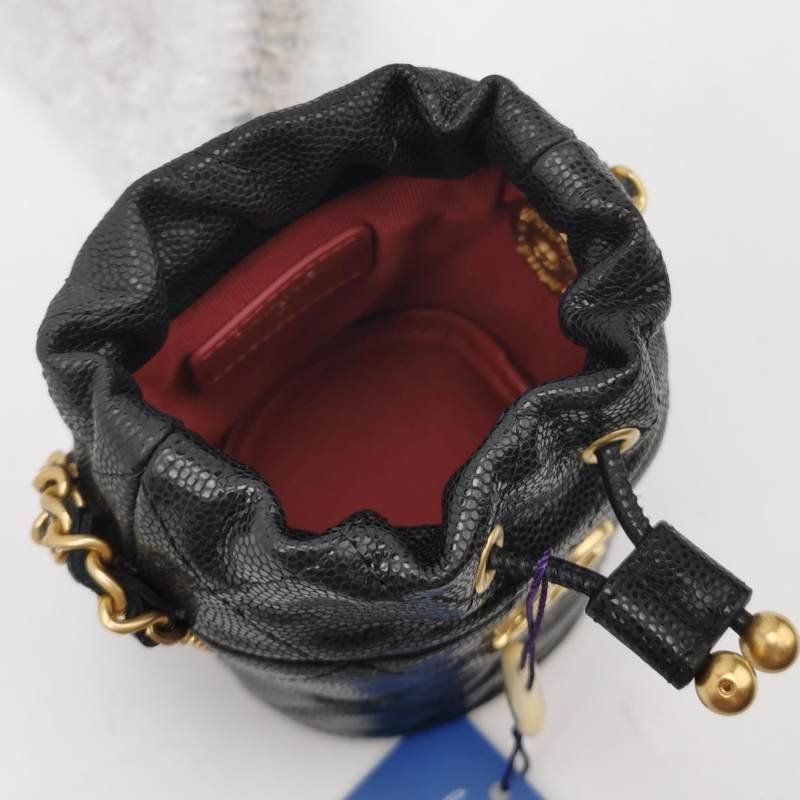Chanel 牛皮純色菱格絎縫雙C Logo金幣斜背包單肩包-6