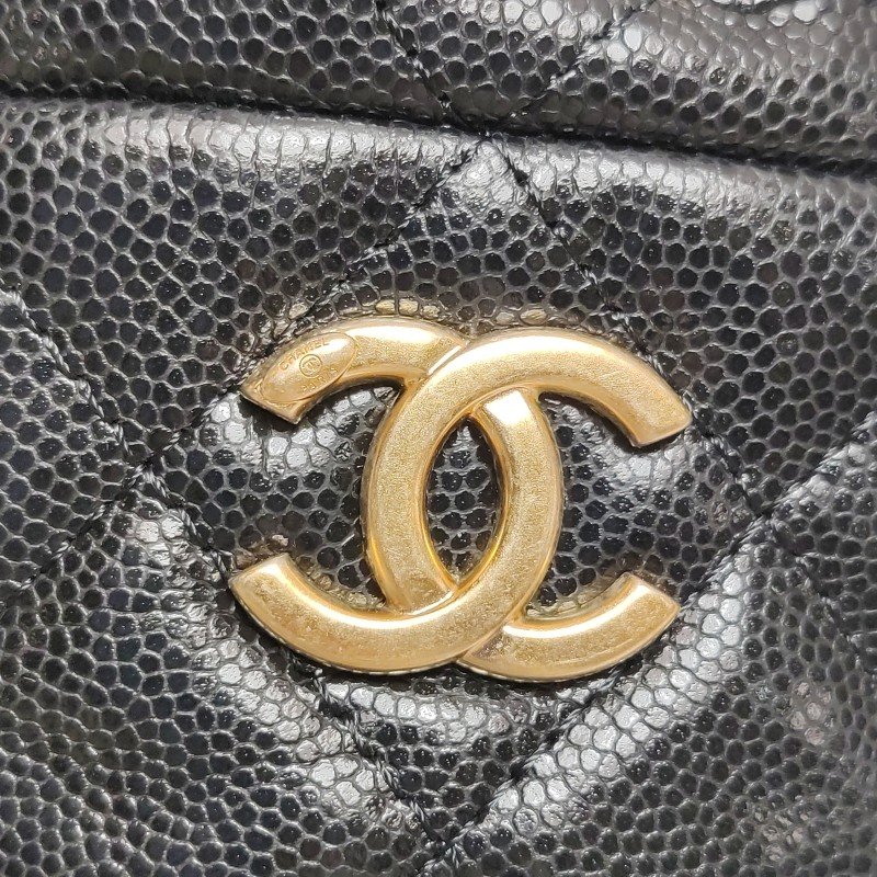 Chanel 牛皮純色菱格絎縫雙C Logo金幣斜背包單肩包-9
