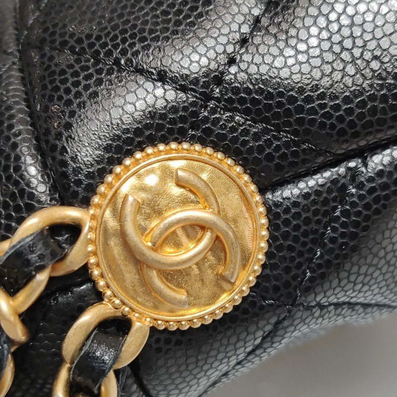 Chanel 牛皮純色菱格絎縫雙C Logo金幣斜背包單肩包-10