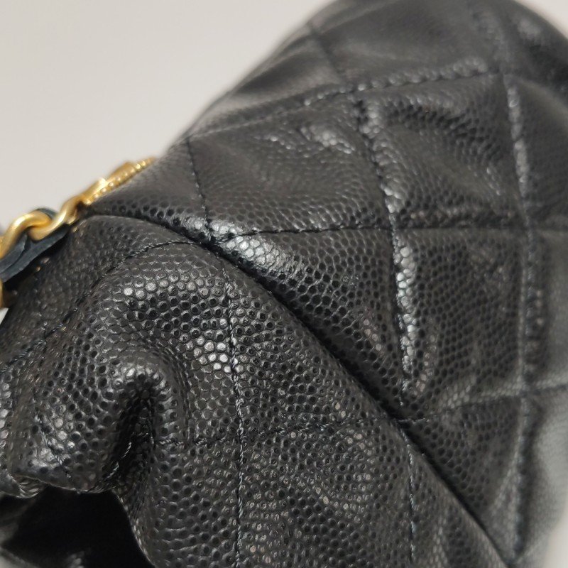 Chanel 牛皮純色菱格絎縫雙C Logo金幣斜背包單肩包-15