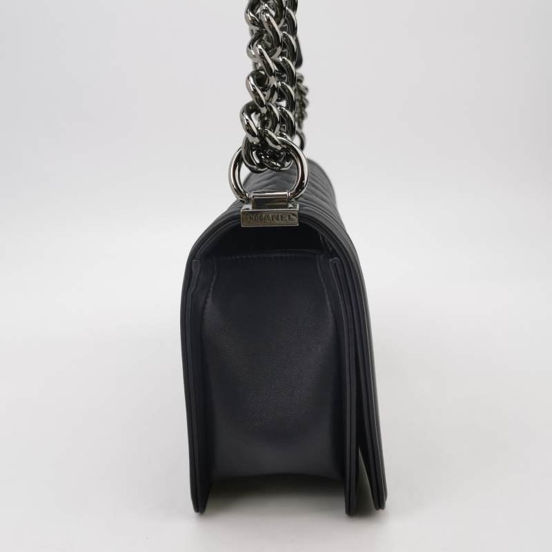 Chanel Leboy 季節限定款中型牛皮菱格絎縫方形雙C鎖扣單肩包-3