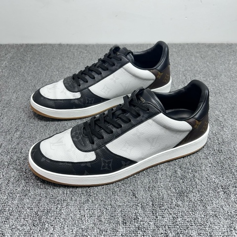 Louis Vuitton 路易威登 LV Rivoli黑白老花休閒板鞋/97新/42.5碼
