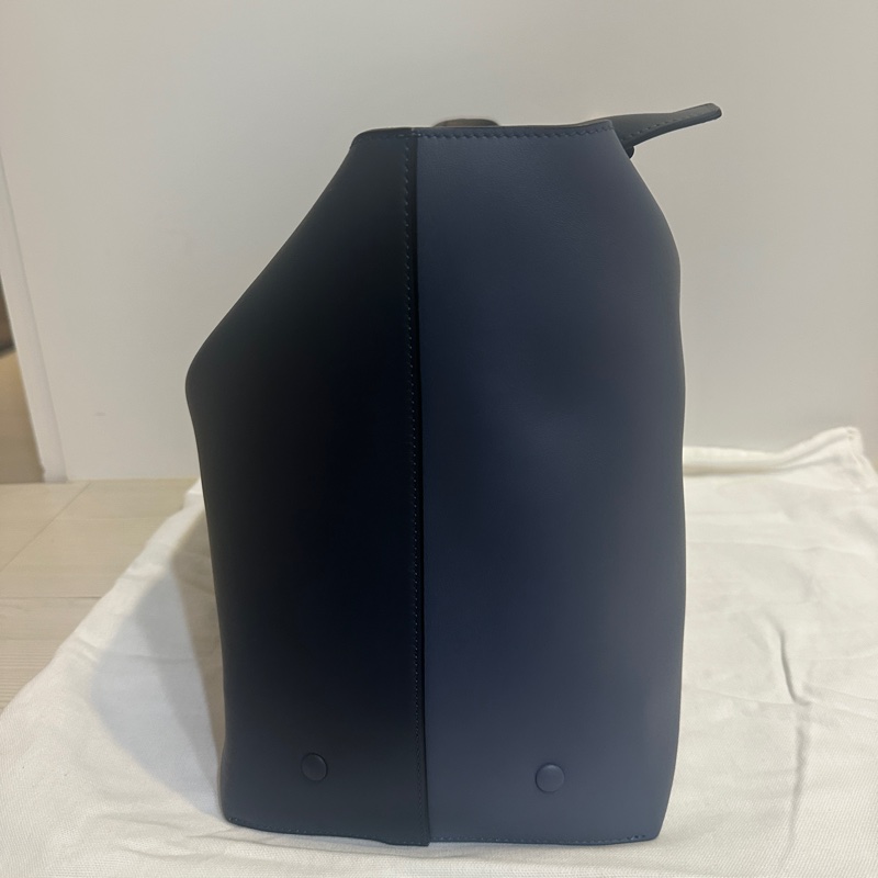Chloé 雙色皮革手提包|全新未使用|深藍×淺藍配色-1