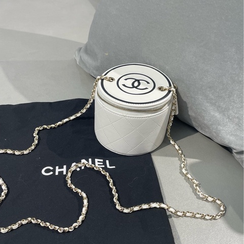 Chanel香奈兒黑白色mini小圓筒斜挎包 30開