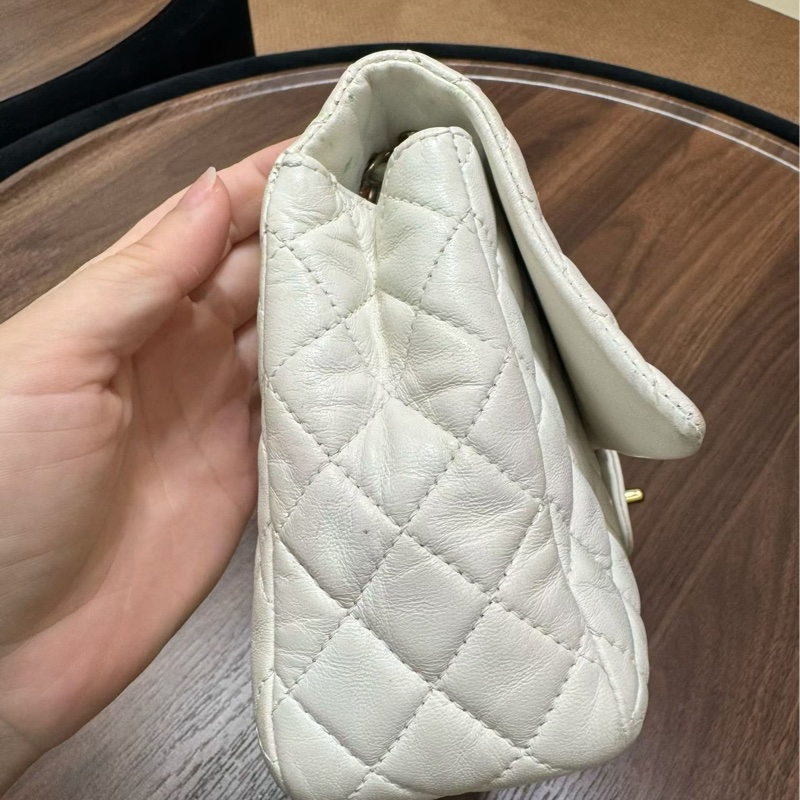 Chanel 香奈兒 cf中號 白色情人節愛心徽章限量款 金扣 羊皮 尺寸:16*26*6.5cm-4