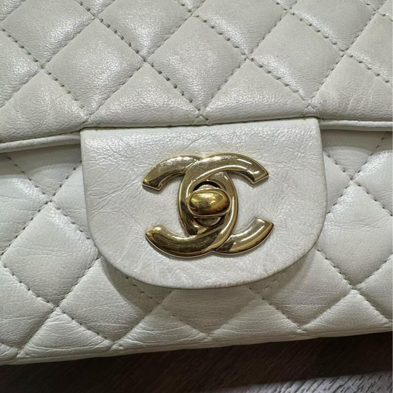 Chanel 香奈兒 cf中號 白色情人節愛心徽章限量款 金扣 羊皮 尺寸:16*26*6.5cm-6