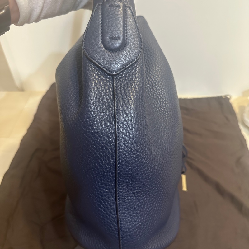 GUCCI 竹節流蘇水桶包|全新未使用|深藍色經典款|收藏級精品✨-4