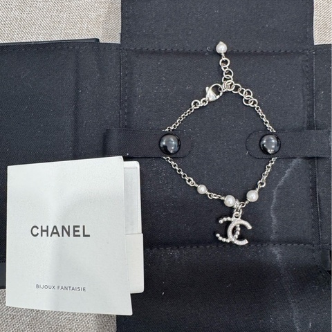 chanel 香奈兒24s 新款珍珠拼水鑽手鍊 鴛鴦扣雙C logo手鍊 成色如圖
