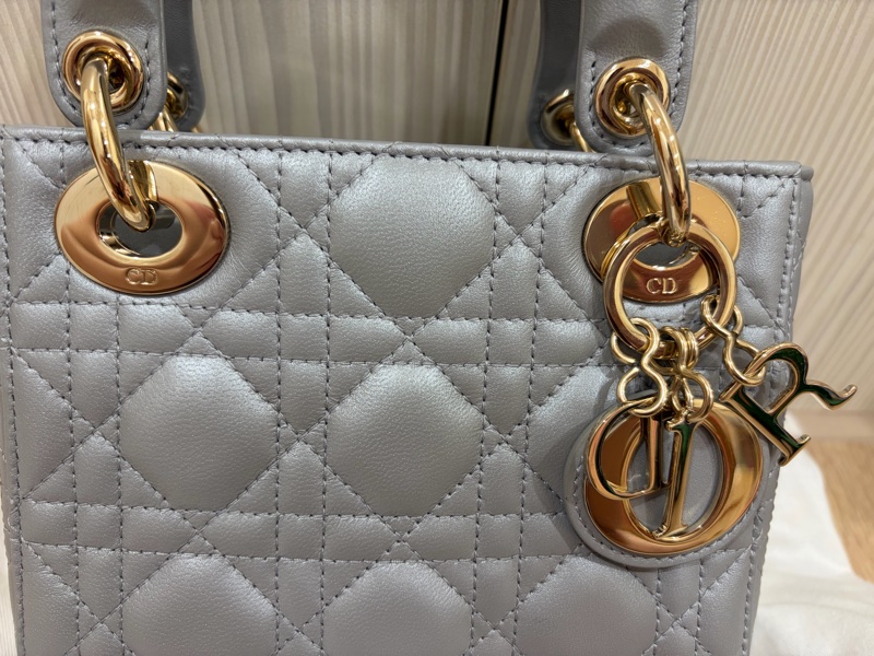 Dior lady Dior 乳灰色珠光藤格纹小羊皮手提包-2