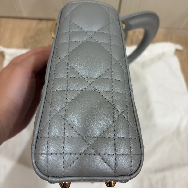 Dior lady Dior 乳灰色珠光藤格纹小羊皮手提包-7