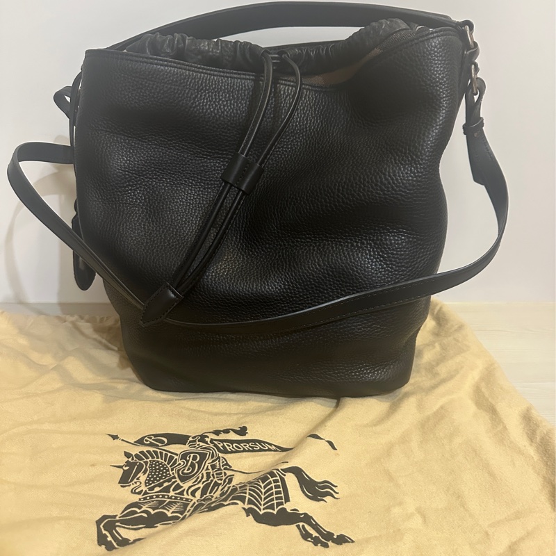 BURBERRY 牛皮水桶包|全新未使用|經典黑色|優雅質感款✨-1